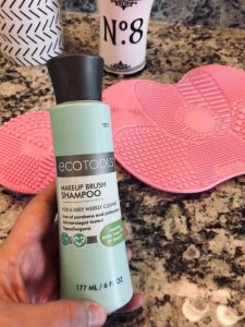 ecotools-brush-cleansing-shampoo