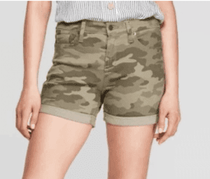 high-waisted-denim-shorts-for-curvy-girls