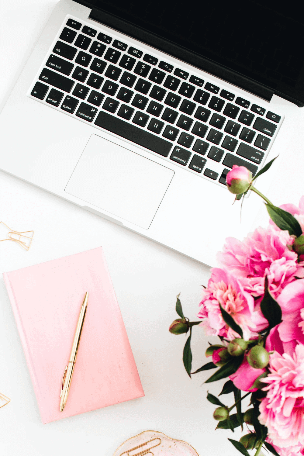 How To Outsource on Fiverr and 7 Designers I Hire!