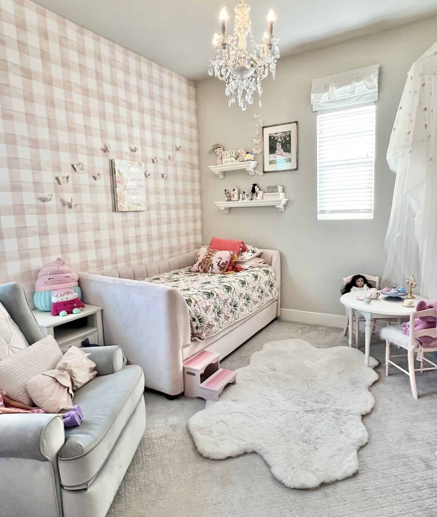 pink girl's bedroom